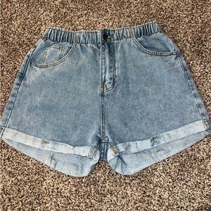 NWOT SHEIN Light Wash Elastic Waist Denim Shorts – Relaxed Fit – M